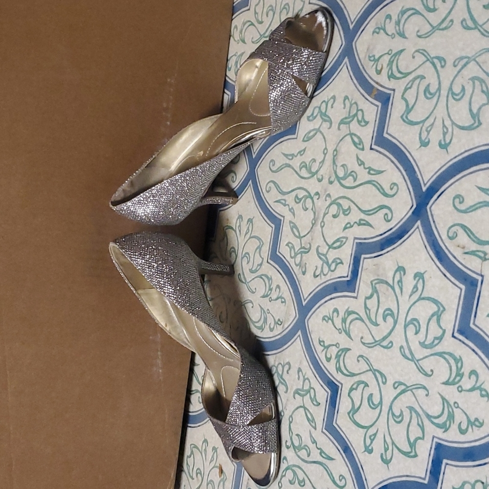 Shoes - Picture 2 of 6